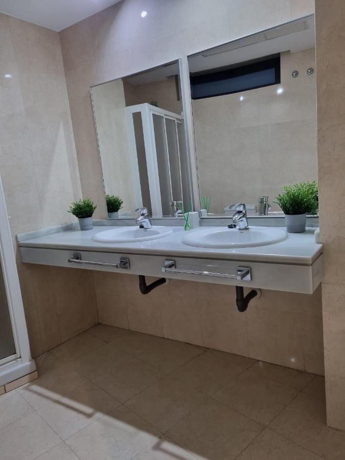 San Bernardo Family Apartment Севілья Екстер'єр фото