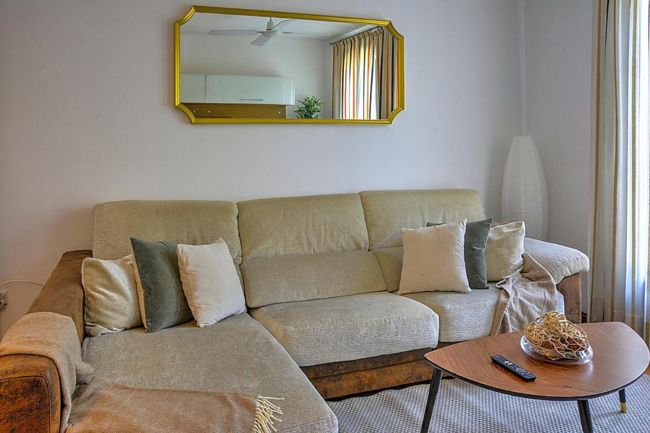 San Bernardo Family Apartment Севілья Екстер'єр фото