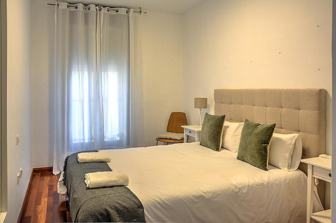 San Bernardo Family Apartment Севілья Екстер'єр фото