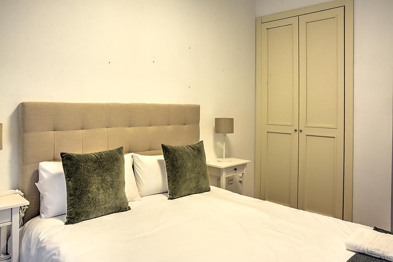 San Bernardo Family Apartment Севілья Екстер'єр фото